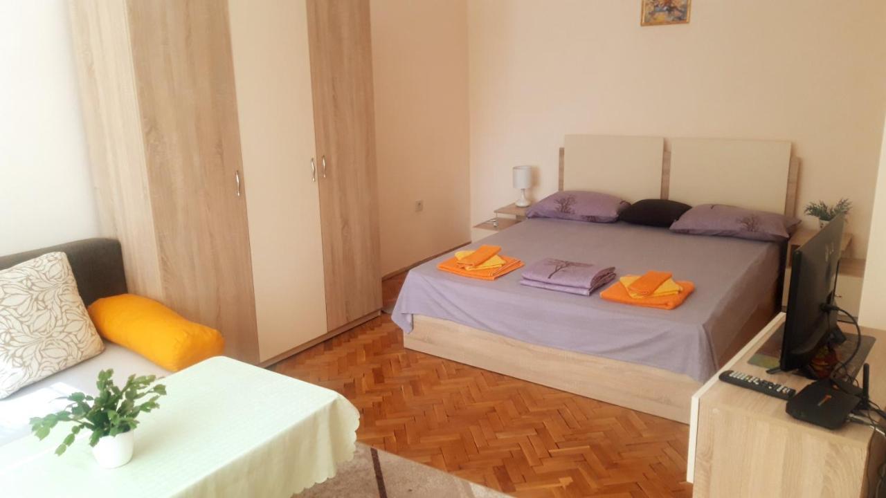 Central Apartment Szilisztra Kültér fotó