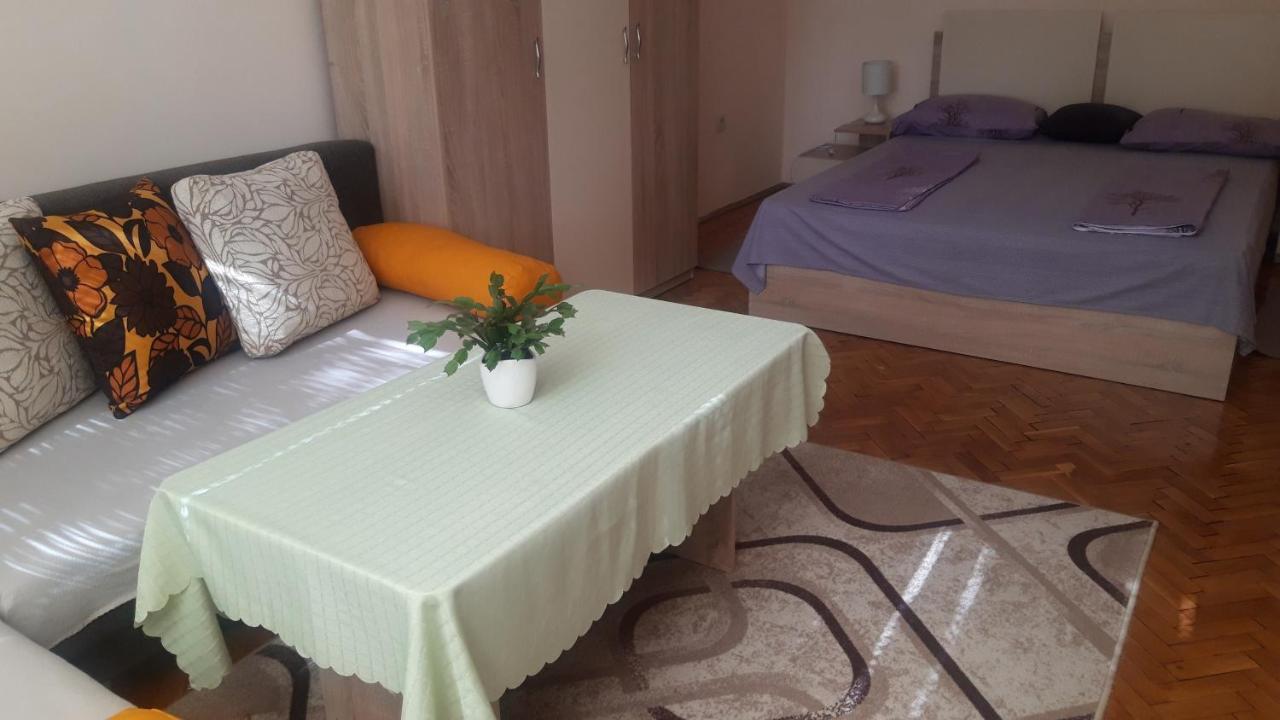 Central Apartment Szilisztra Kültér fotó